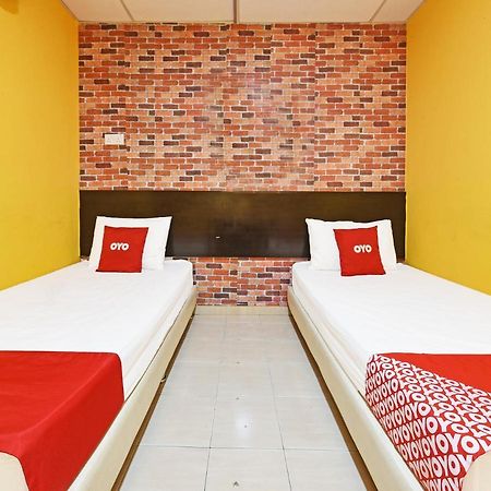Oyo 90363 Nyamanya Inn Kuantan Esterno foto