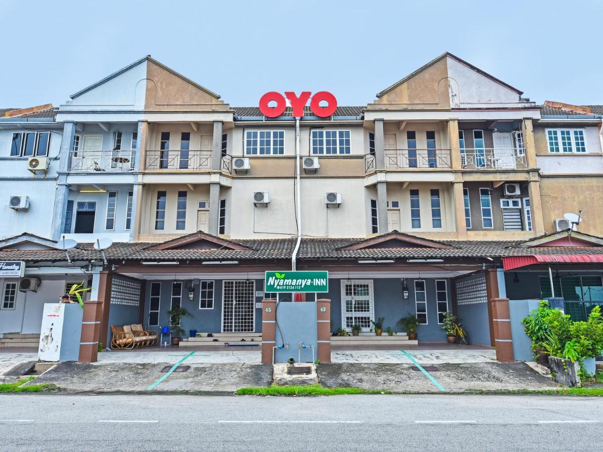 Oyo 90363 Nyamanya Inn Kuantan Esterno foto