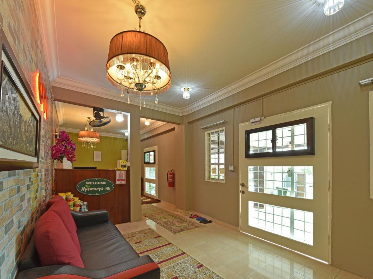 Oyo 90363 Nyamanya Inn Kuantan Esterno foto