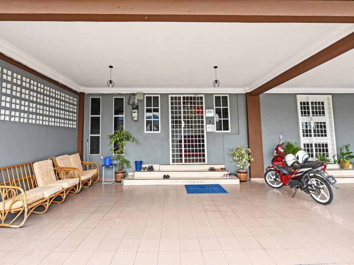 Oyo 90363 Nyamanya Inn Kuantan Esterno foto