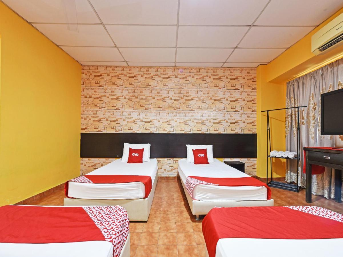 Oyo 90363 Nyamanya Inn Kuantan Esterno foto
