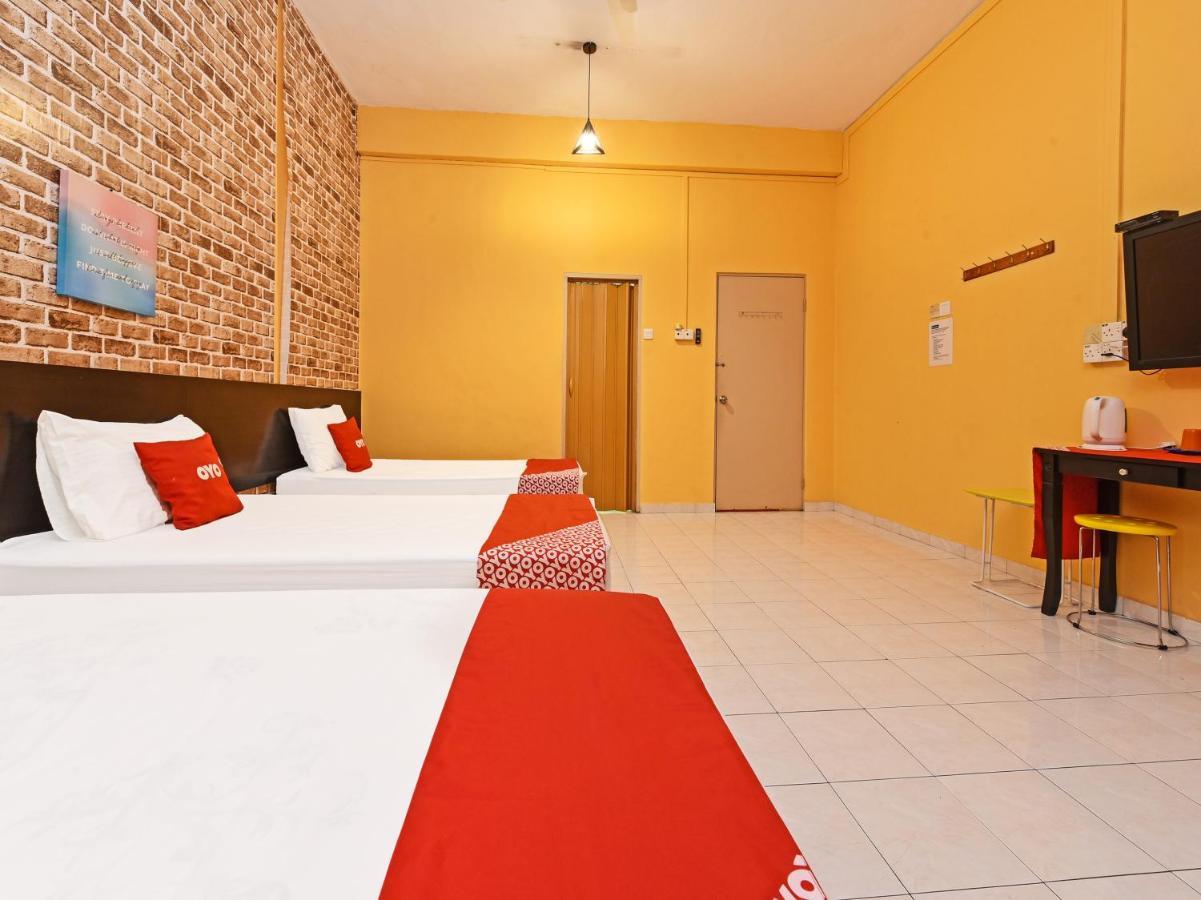 Oyo 90363 Nyamanya Inn Kuantan Esterno foto