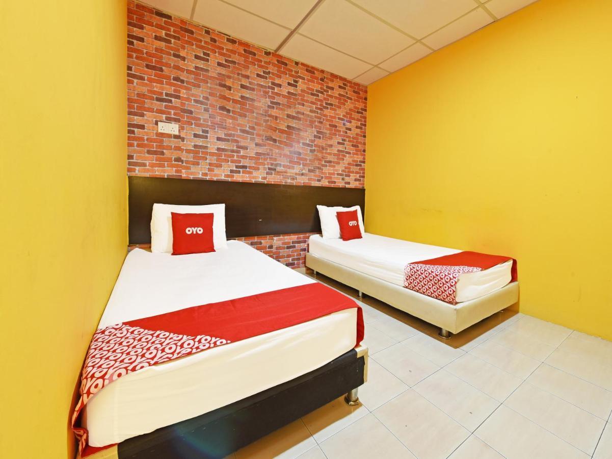 Oyo 90363 Nyamanya Inn Kuantan Esterno foto