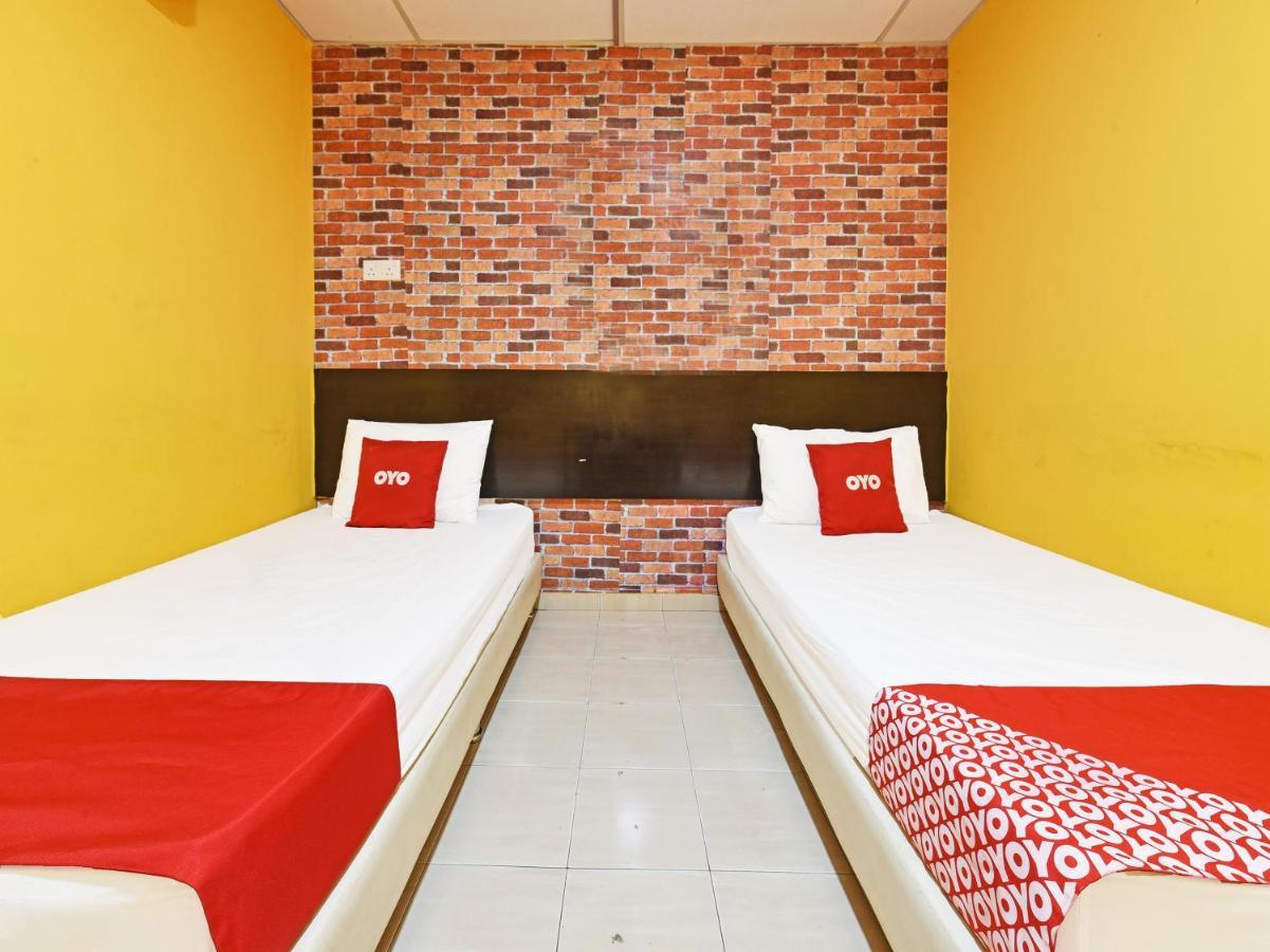 Oyo 90363 Nyamanya Inn Kuantan Esterno foto