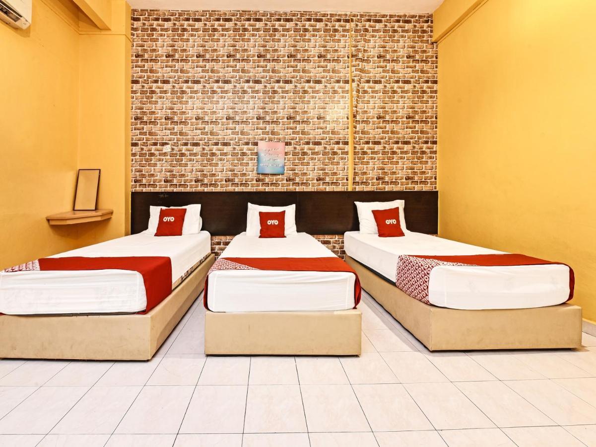 Oyo 90363 Nyamanya Inn Kuantan Esterno foto